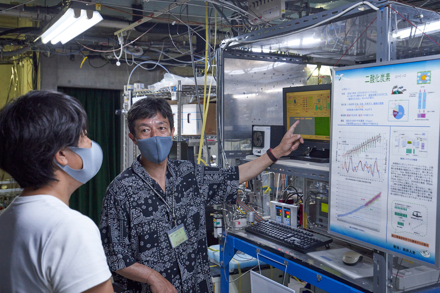 写真15 誰もが熱心に話を聞いてくださるので、説明にも熱が入ります。