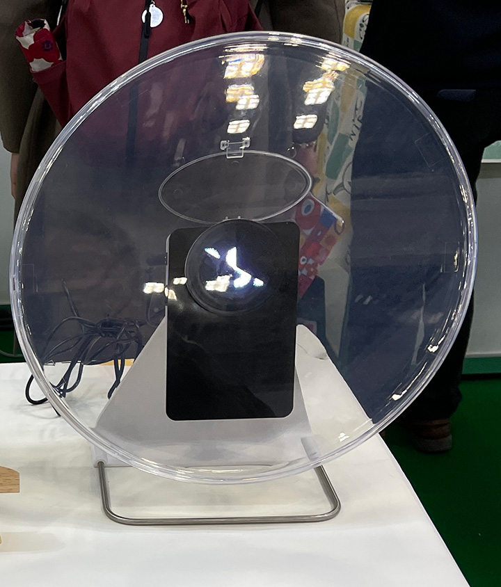 持参した3Dホログラム（小）