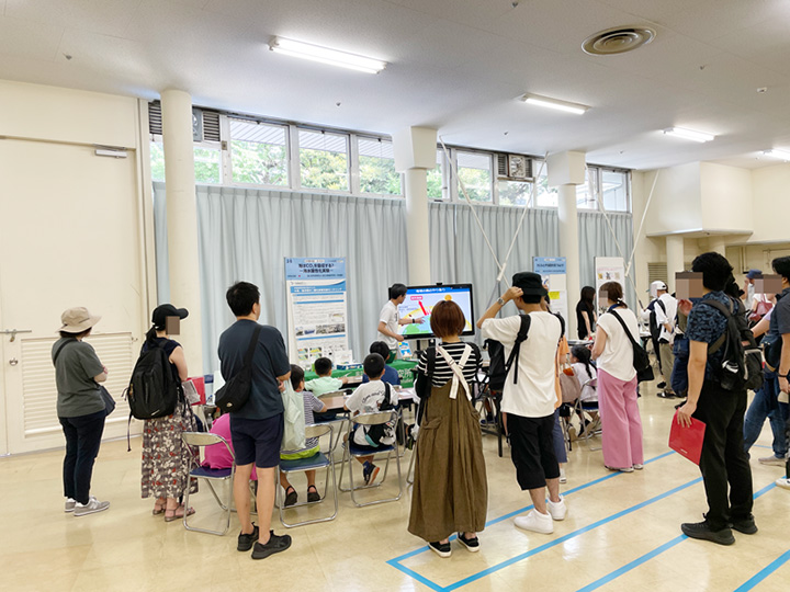 参加者ばかりでなく、保護者のみなさんも興味深く講義を受けている様子が印象的でした。