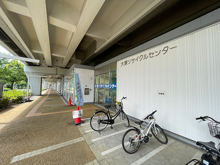 大泉リサイクルセンター外観。奥の奥まで続いています。